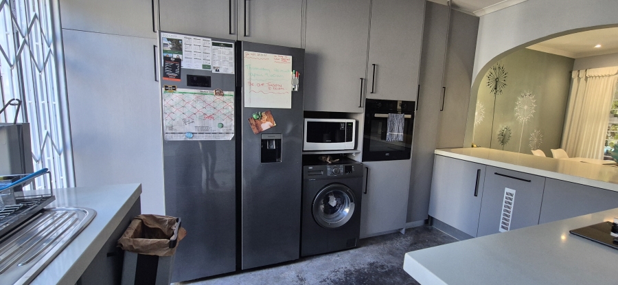 3 Bedroom Property for Sale in Table View Western Cape